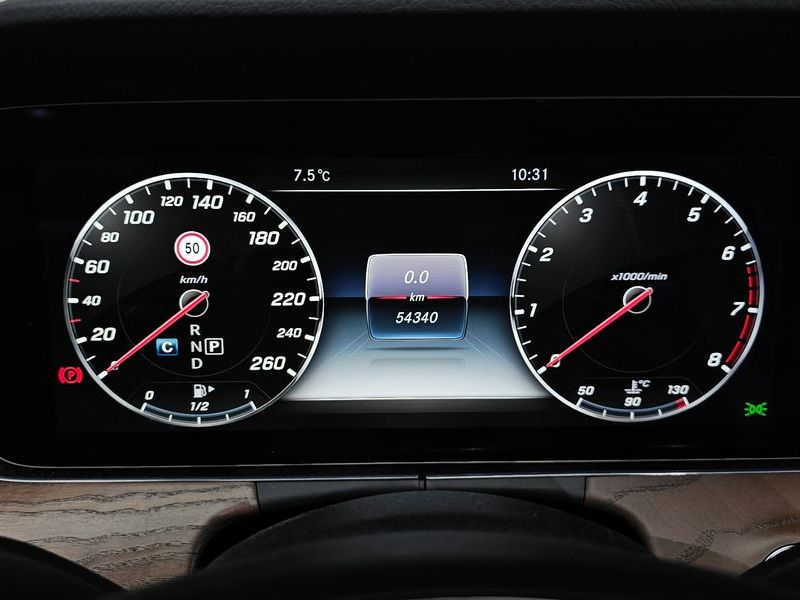 2017 Mercedes-Benz E-Class E300 4MATIC EX Intelligent Drive photo 8