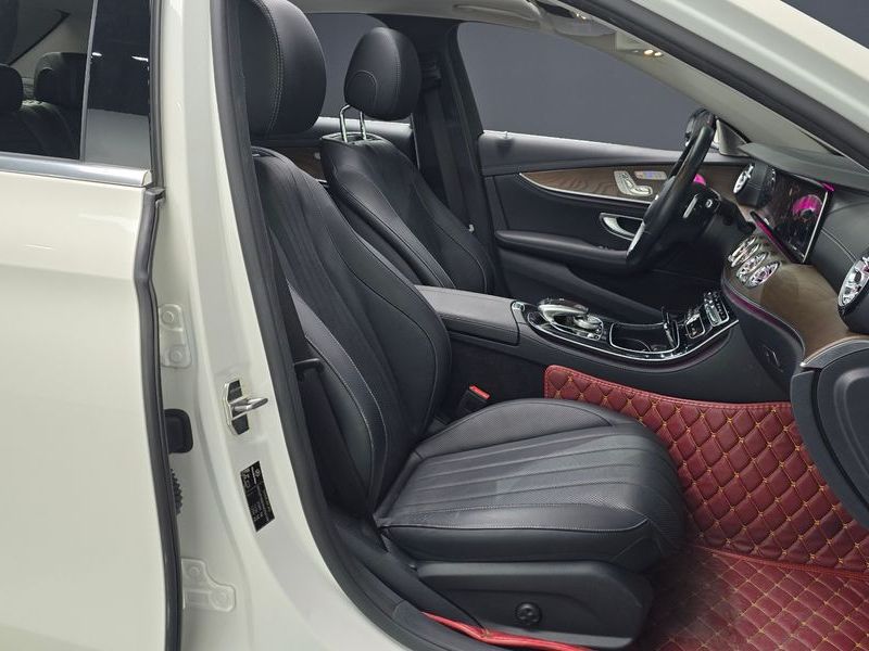 2017 Mercedes-Benz E-Class E300 4MATIC EX Intelligent Drive photo 10