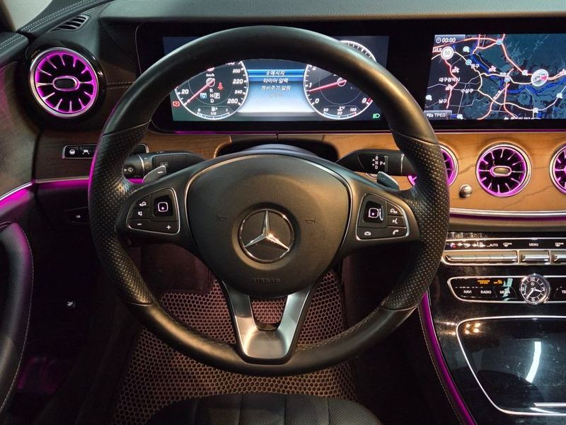 2017 Mercedes-Benz E-Class E300 4MATIC EX Intelligent Drive photo 14