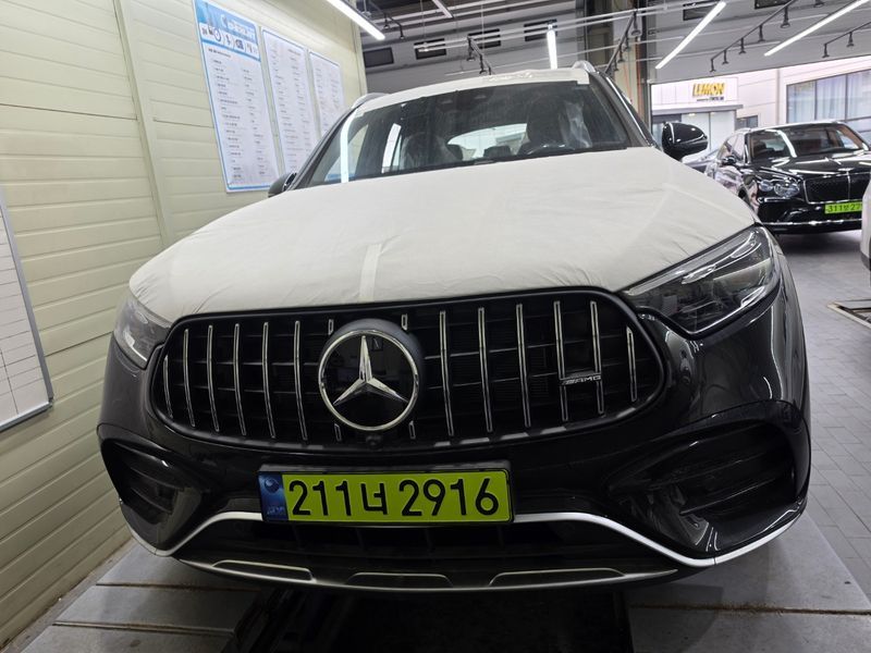 2026 Mercedes-Benz C-Class AMG GLC43 4MATIC photo 1