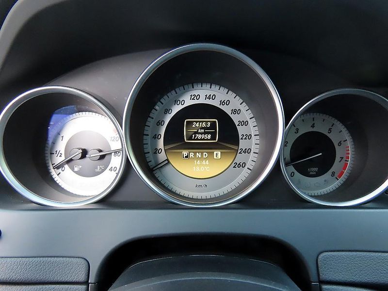 2012 Mercedes-Benz C-Class C200 CGI photo 9