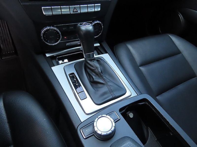 2012 Mercedes-Benz C-Class C200 CGI photo 10