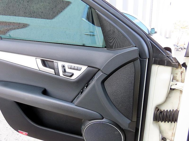 2012 Mercedes-Benz C-Class C200 CGI photo 11