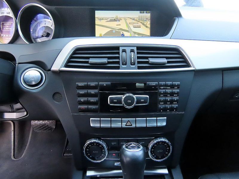 2012 Mercedes-Benz C-Class C200 CGI photo 12