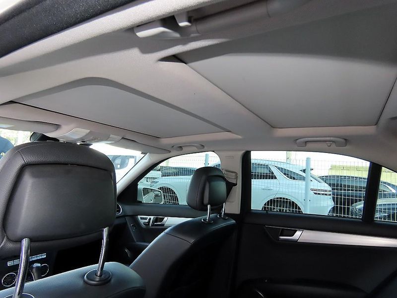 2012 Mercedes-Benz C-Class C200 CGI photo 17