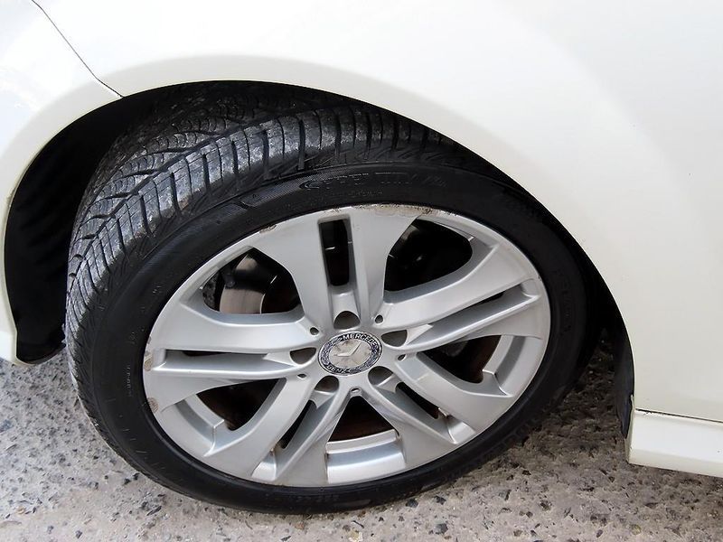 2012 Mercedes-Benz C-Class C200 CGI photo 19