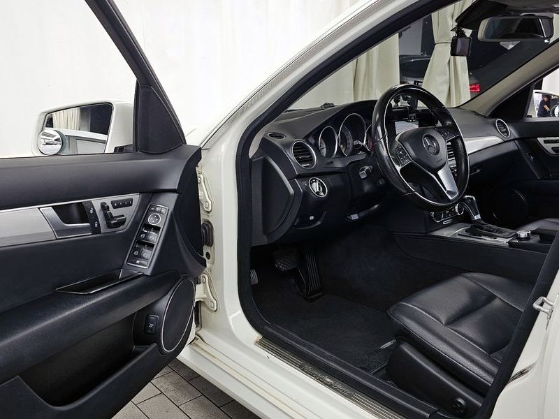 2012 Mercedes-Benz C-Class C220 CDI AVANTGARDE photo 10