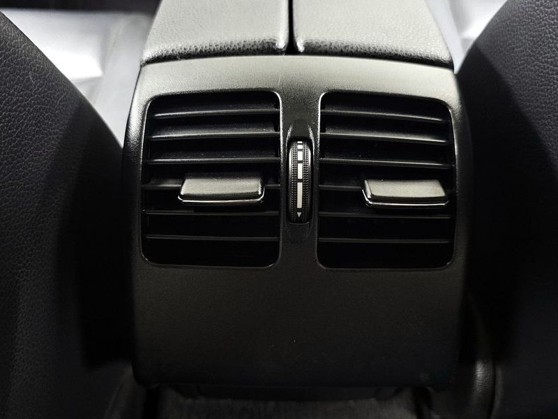 2012 Mercedes-Benz C-Class C220 CDI AVANTGARDE photo 19