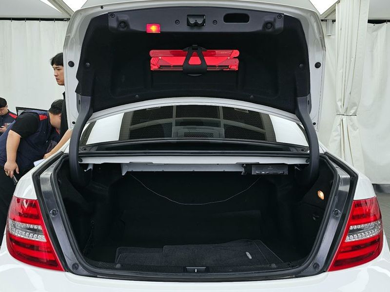 2012 Mercedes-Benz C-Class C220 CDI AVANTGARDE photo 20