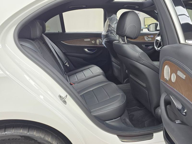 2021 Mercedes-Benz E-Class E300e 4MATIC Exclusive photo 12