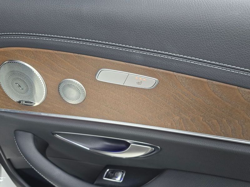 2021 Mercedes-Benz E-Class E300e 4MATIC Exclusive photo 18