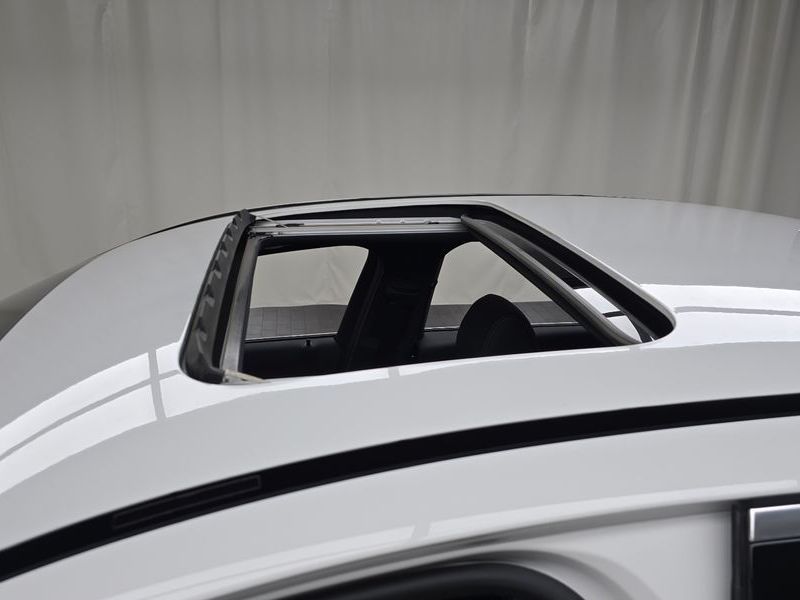 2021 Mercedes-Benz E-Class E300e 4MATIC Exclusive photo 19