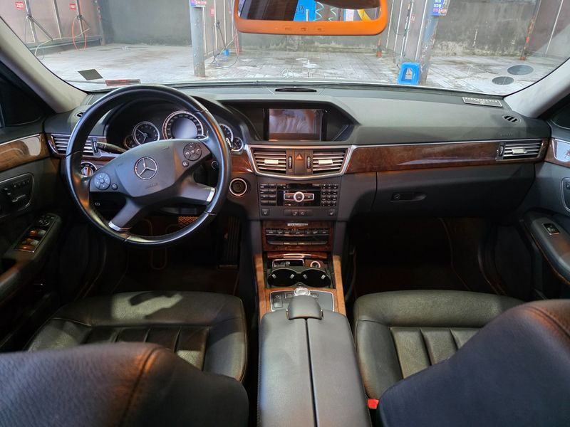 2012 Mercedes-Benz E-Class E300 Elegance photo 8