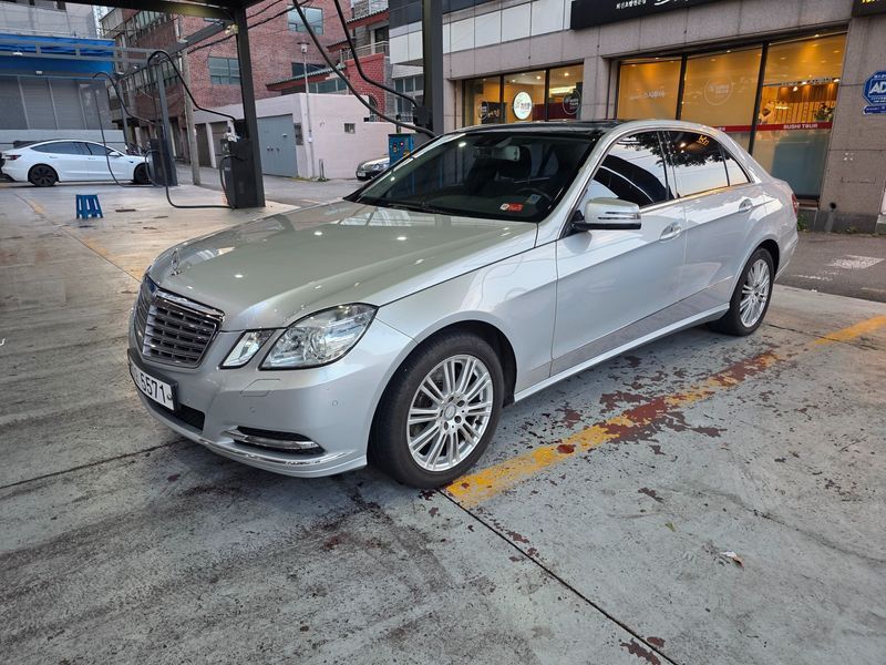 2012 Mercedes-Benz E-Class E300 Elegance photo 15