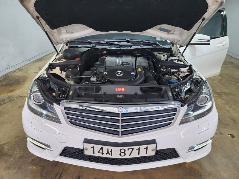 2013 Mercedes-Benz C-Class C200 CGI photo 18