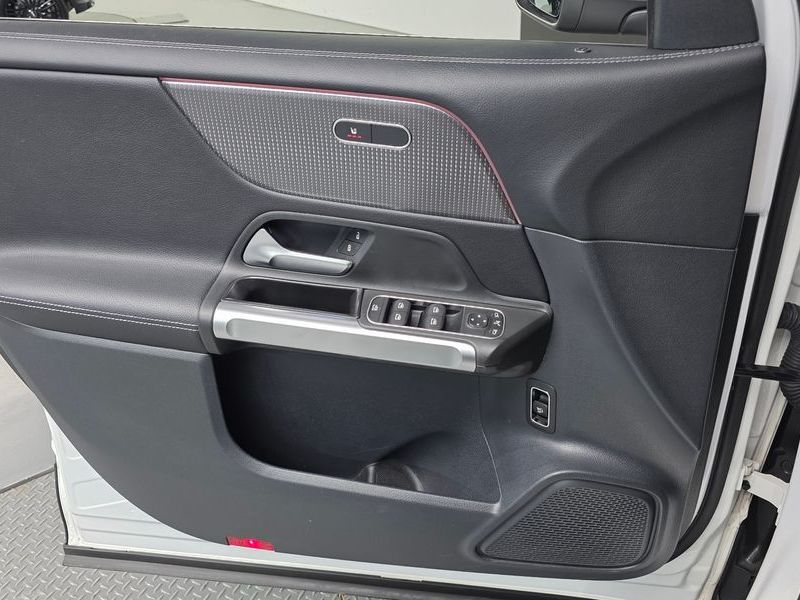 2022 Mercedes-Benz B-Class GLB200 d photo 24