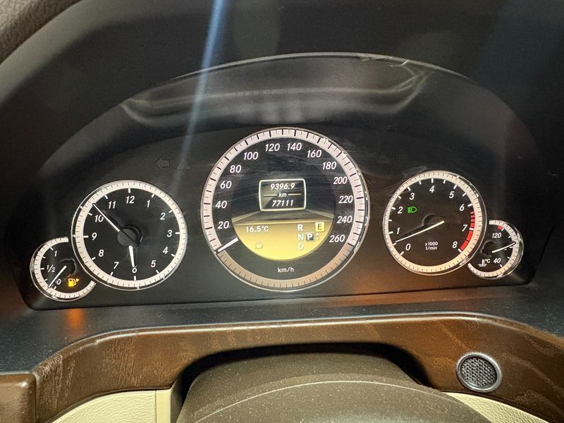 2012 Mercedes-Benz E-Class E300 Elegance photo 8
