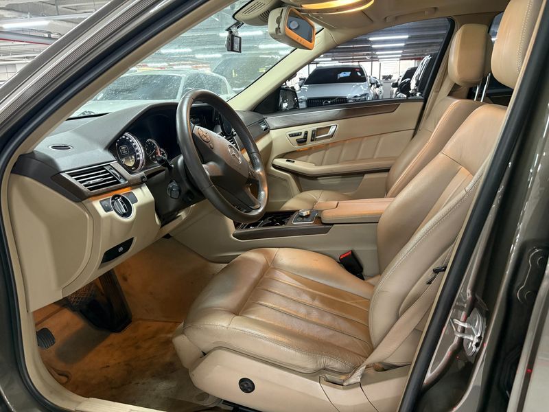 2012 Mercedes-Benz E-Class E300 Elegance photo 9