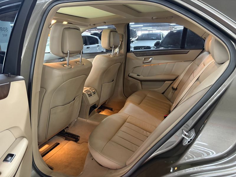 2012 Mercedes-Benz E-Class E300 Elegance photo 10