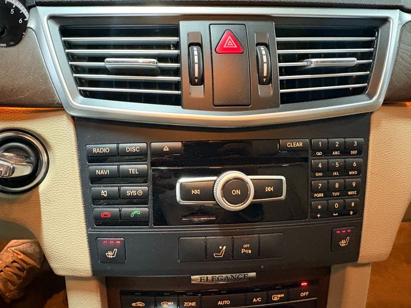 2012 Mercedes-Benz E-Class E300 Elegance photo 15