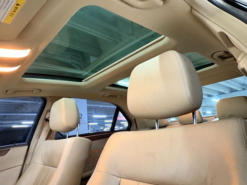 2012 Mercedes-Benz E-Class E300 Elegance photo 19