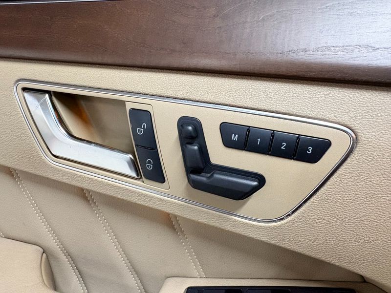 2012 Mercedes-Benz E-Class E300 Elegance photo 20