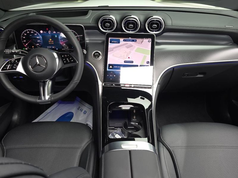 2025 Mercedes-Benz C-Class GLC 300 4MATIC Avantgarde photo 7