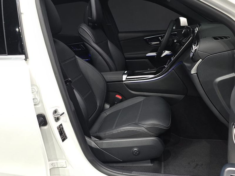 2025 Mercedes-Benz C-Class GLC 300 4MATIC Avantgarde photo 11
