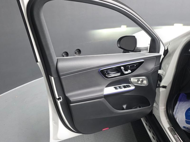 2025 Mercedes-Benz C-Class GLC 300 4MATIC Avantgarde photo 24