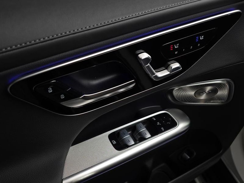 2025 Mercedes-Benz C-Class GLC 300 4MATIC Avantgarde photo 27