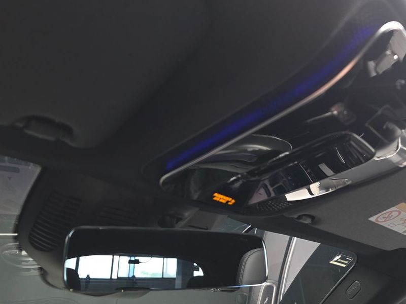 2025 Mercedes-Benz C-Class GLC 300 4MATIC Avantgarde photo 28