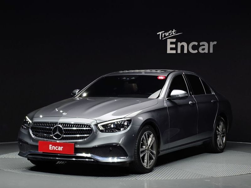 2022 Mercedes-Benz E-Class E350 4MATIC Avantgarde photo 1
