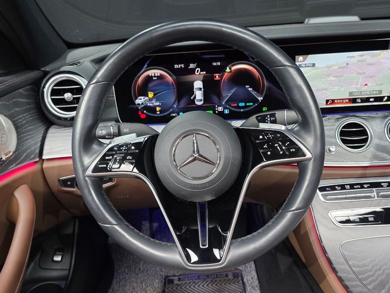2022 Mercedes-Benz E-Class E350 4MATIC Avantgarde photo 13