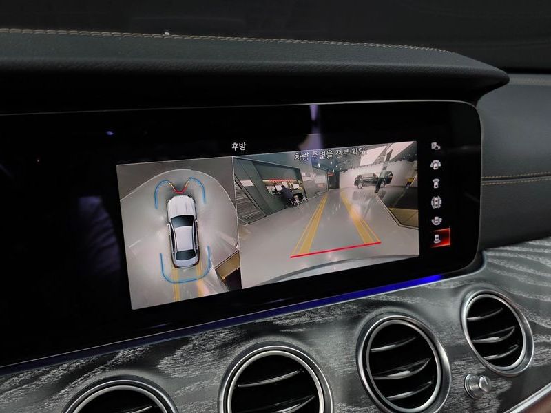 2022 Mercedes-Benz E-Class E350 4MATIC Avantgarde photo 15