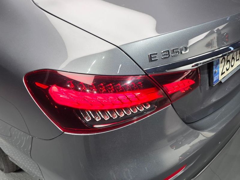 2022 Mercedes-Benz E-Class E350 4MATIC Avantgarde photo 23