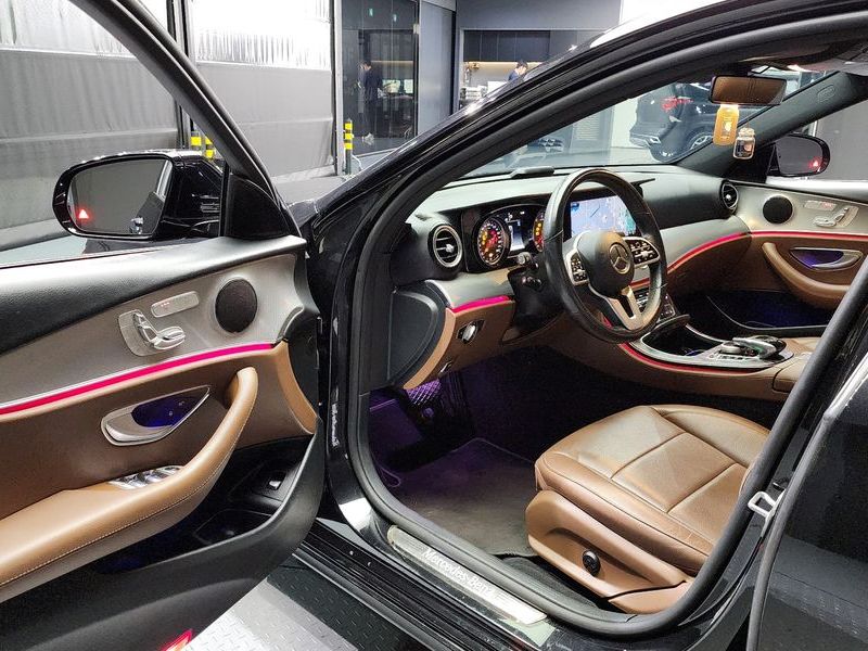 2020 Mercedes-Benz E-Class E250 Avantgarde photo 10