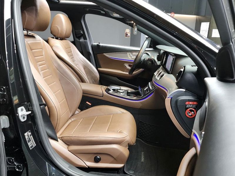 2020 Mercedes-Benz E-Class E250 Avantgarde photo 11