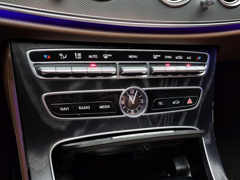 2020 Mercedes-Benz E-Class E250 Avantgarde photo 17