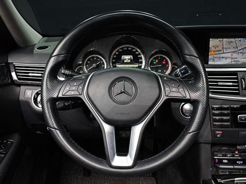 2013 Mercedes-Benz E-Class E220 CDI Avantgarde photo 13