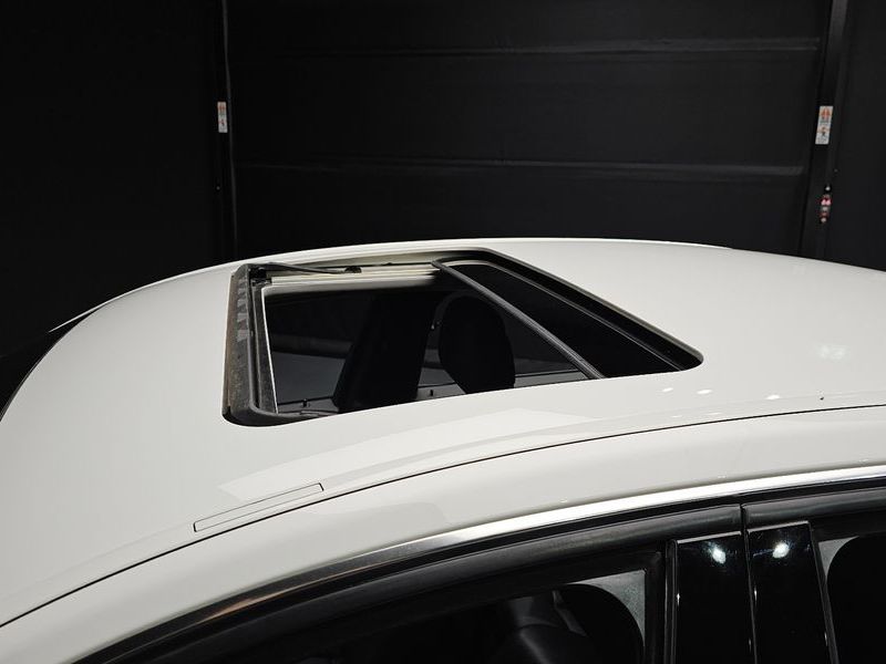 2013 Mercedes-Benz E-Class E220 CDI Avantgarde photo 16