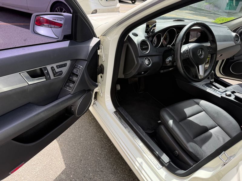 2012 Mercedes-Benz C-Class C220 CDI AVANTGARDE photo 11