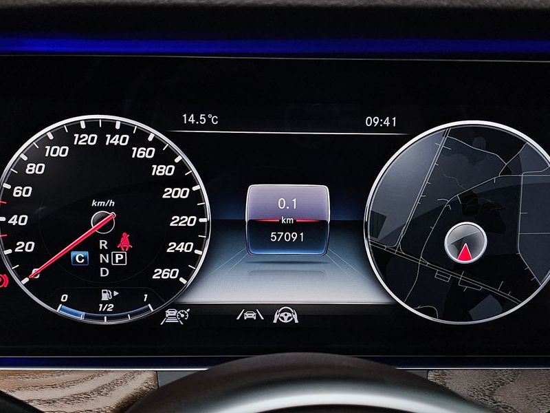 2020 Mercedes-Benz E-Class E300 4MATIC Exclusive photo 8