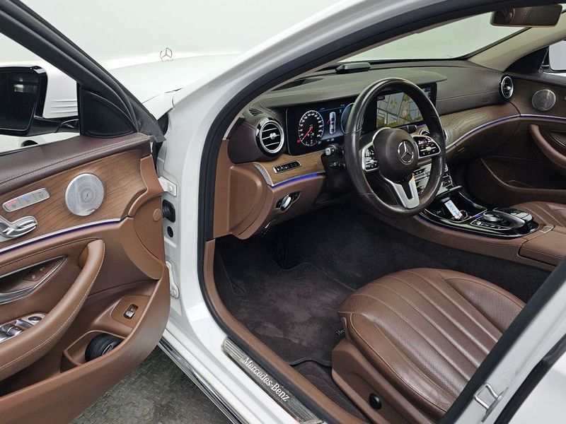 2020 Mercedes-Benz E-Class E300 4MATIC Exclusive photo 10