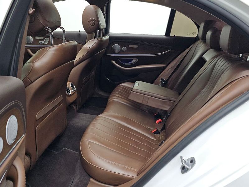 2020 Mercedes-Benz E-Class E300 4MATIC Exclusive photo 11