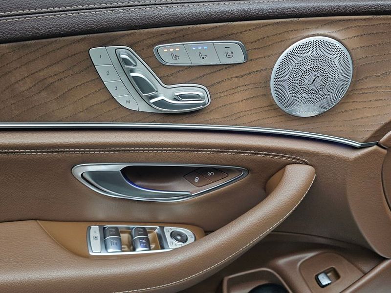 2020 Mercedes-Benz E-Class E300 4MATIC Exclusive photo 12