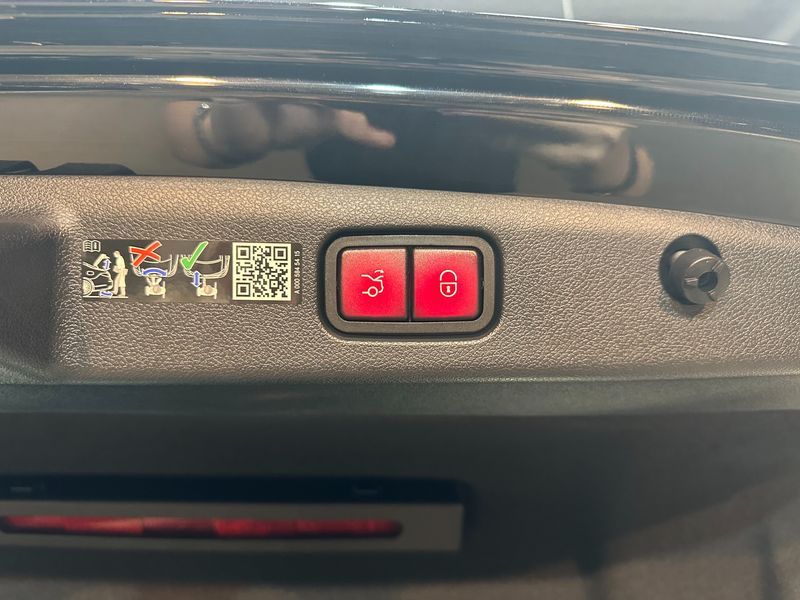 2025 Mercedes-Benz E-Class AMG E53e 4MATIC+ photo 19
