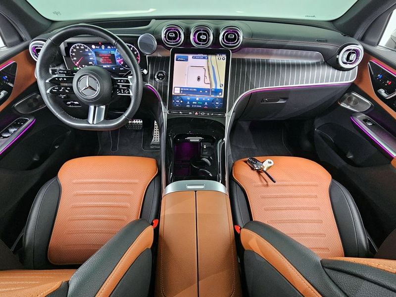 2023 Mercedes-Benz C-Class GLC300 4MATIC AMG Line photo 7