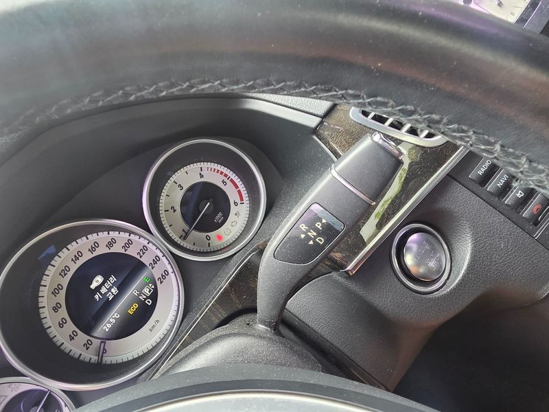 2014 Mercedes-Benz E-Class E220 CDI Avantgarde photo 9