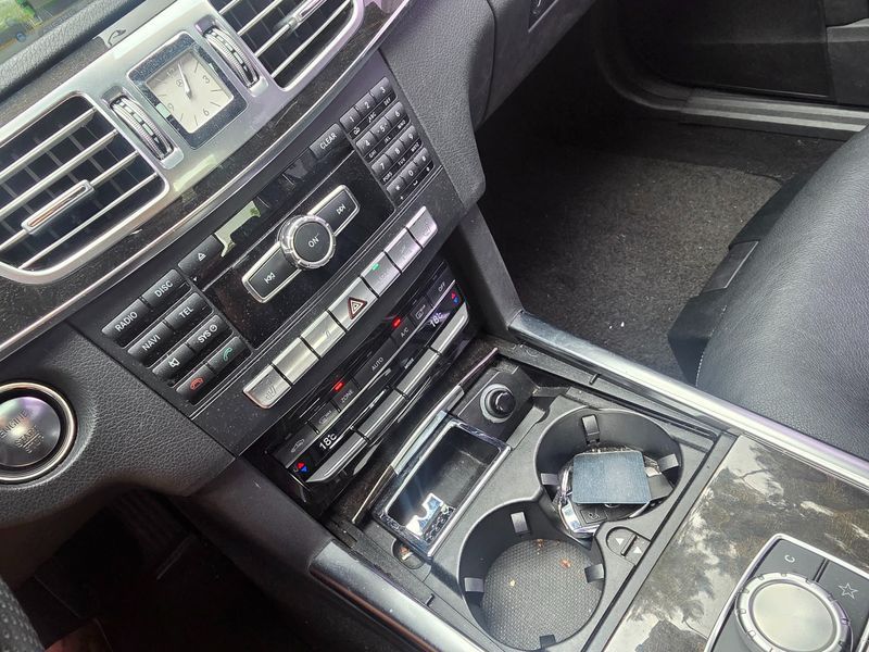 2014 Mercedes-Benz E-Class E220 CDI Avantgarde photo 14