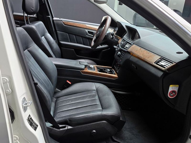 2012 Mercedes-Benz E-Class E300 Elegance photo 10